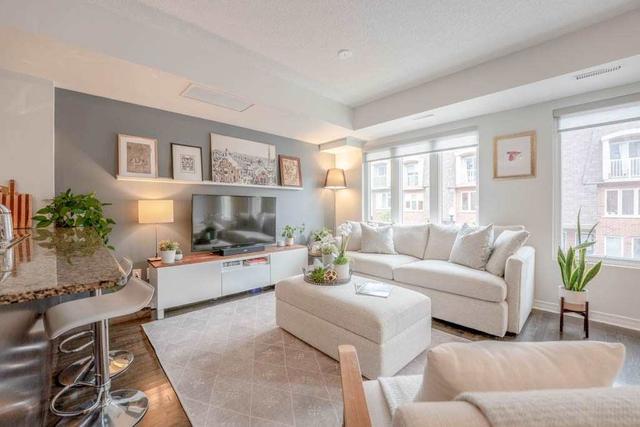 238 - 25 Turntable Cres, Townhouse with 2 bedrooms, 2 bathrooms and 1 parking in Toronto ON | Image 1