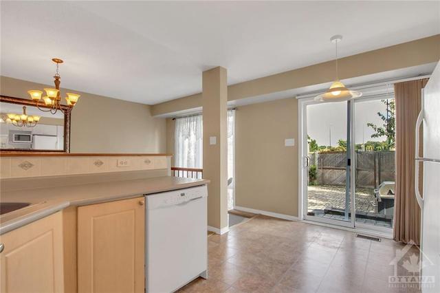 3 Kincardine Drive, Townhouse with 3 bedrooms, 2 bathrooms and 3 parking in Ottawa ON | Image 10
