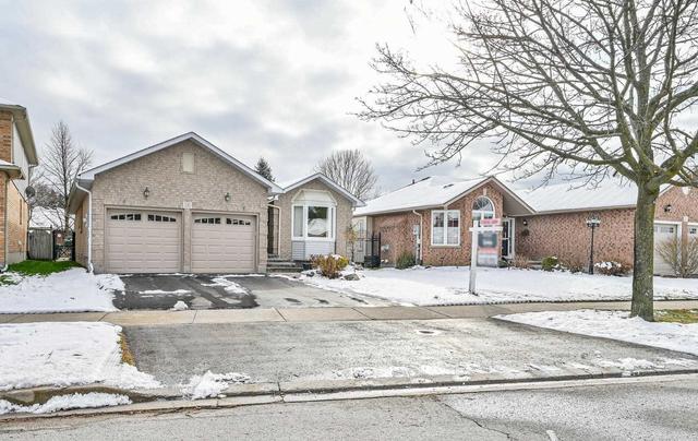 13 Wabbokish Crt, House detached with 2 bedrooms, 2 bathrooms and 4 parking in Clarington ON | Image 24