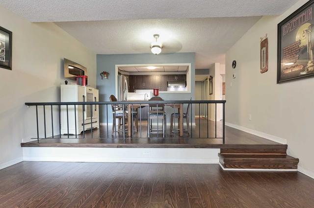 201 - 20 Speers Rd, Condo with 3 bedrooms, 2 bathrooms and 1 parking in Oakville ON | Image 17