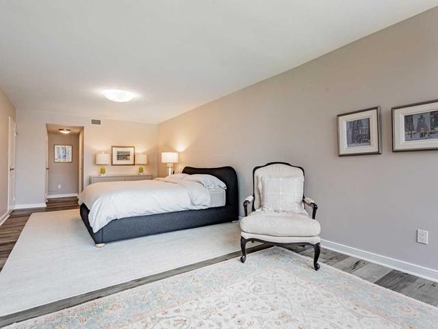 1201 - 30 Wellington St E, Condo with 2 bedrooms, 2 bathrooms and 2 parking in Toronto ON | Image 10