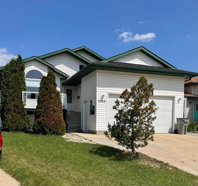 8868 107 Avenue, House detached with 4 bedrooms, 3 bathrooms and 3 parking in Grande Prairie AB | Image 1
