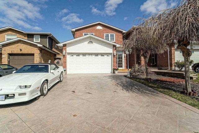 35 Langston Dr, House detached with 3 bedrooms, 3 bathrooms and 4 parking in Brampton ON | Image 1