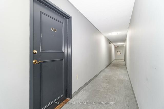 1009 - 3590 Kaneff Cres, Condo with 3 bedrooms, 2 bathrooms and 2 parking in Mississauga ON | Image 35