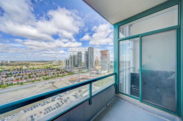 uph12 - 550 Webb Dr, Condo with 2 bedrooms, 2 bathrooms and 1 parking in Mississauga ON | Image 4