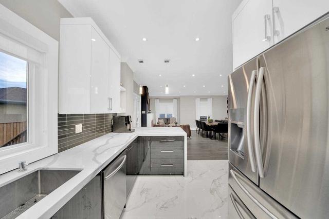 3 Aura Lea Blvd, House detached with 4 bedrooms, 4 bathrooms and 4 parking in Toronto ON | Image 5