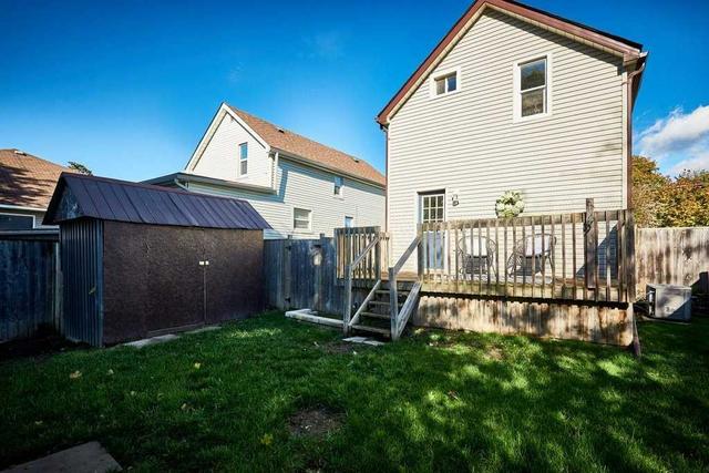 890 Robson St, House detached with 3 bedrooms, 1 bathrooms and 3 parking in Oshawa ON | Image 22