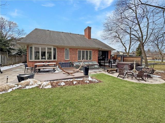 205 Dufferin Avenue, House detached with 3 bedrooms, 2 bathrooms and 8 parking in Brantford ON | Image 37