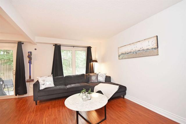 40 - 2766 Folkway Dr, Townhouse with 3 bedrooms, 2 bathrooms and 2 parking in Mississauga ON | Image 2