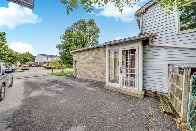 39 Murison Blvd, House semidetached with 3 bedrooms, 2 bathrooms and 3 parking in Toronto ON | Image 23