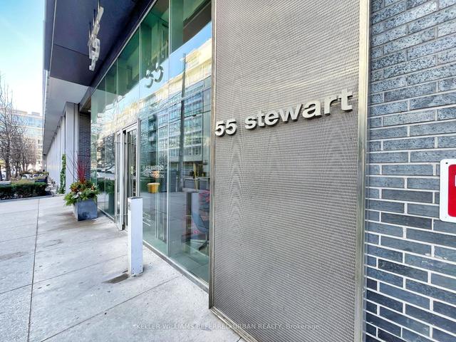 421 - 55 Stewart St, Condo with 1 bedrooms, 1 bathrooms and 0 parking in Toronto ON | Image 1