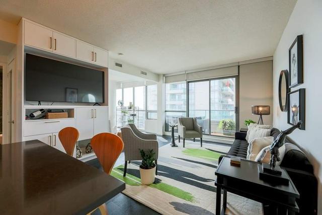 1706 - 285 Mutual St, Condo with 2 bedrooms, 1 bathrooms and 1 parking in Toronto ON | Image 9