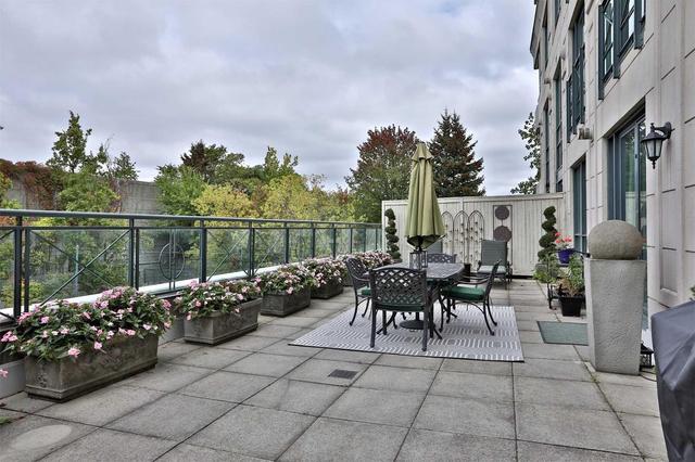 208 - 20 Scrivener Sq, Condo with 2 bedrooms, 2 bathrooms and 1 parking in Toronto ON | Image 16
