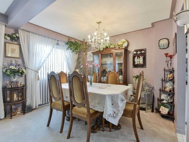 3145 Mallbridge Cres, House semidetached with 4 bedrooms, 3 bathrooms and 8 parking in Mississauga ON | Image 5