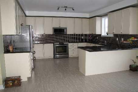 81 The Queensway, House detached with 4 bedrooms, 3 bathrooms and 4 parking in Barrie ON | Image 5