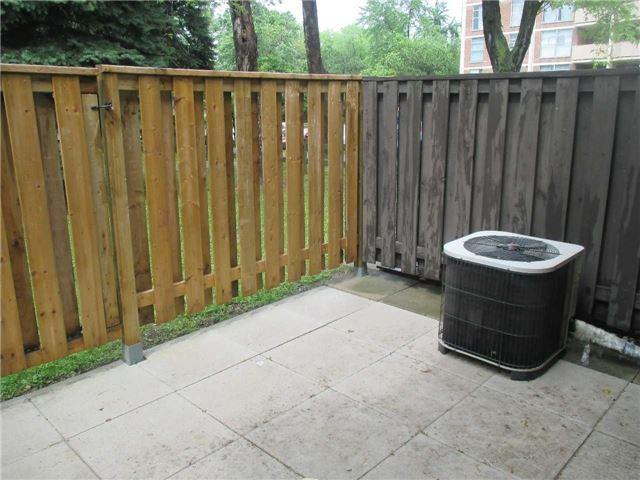 2 - 347 Driftwood Ave, Townhouse with 3 bedrooms, 2 bathrooms and 1 parking in Toronto ON | Image 3