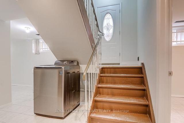 110 Leslie St, House semidetached with 3 bedrooms, 2 bathrooms and 1 parking in Toronto ON | Image 15