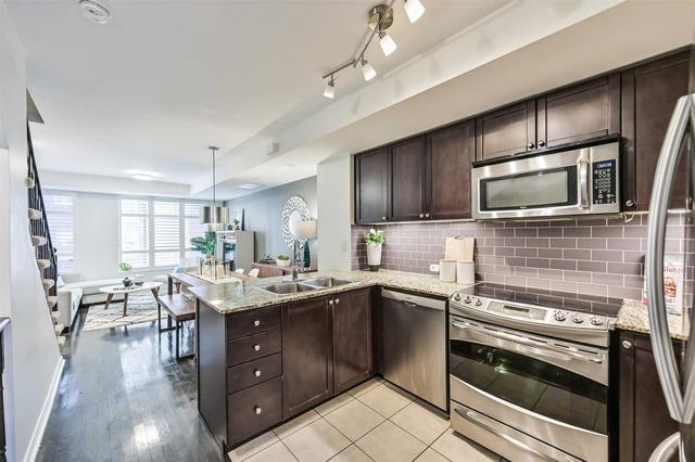 233 - 21 Ruttan St, Townhouse with 3 bedrooms, 2 bathrooms and 1 parking in Toronto ON | Image 28