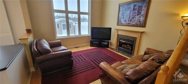 118 Finn Court, House detached with 5 bedrooms, 4 bathrooms and 6 parking in Ottawa ON | Image 8