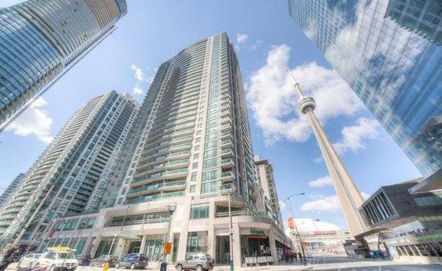 1802 - 19 Grand Trunk Cres, Condo with 2 bedrooms, 2 bathrooms and 1 parking in Toronto ON | Image 11