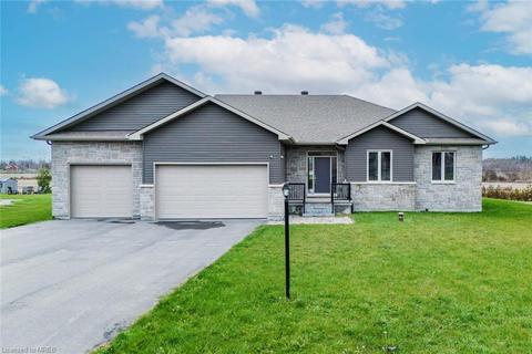 320 Autumn Meadow Way, North Gower, ON, K0A2T0 | Card Image