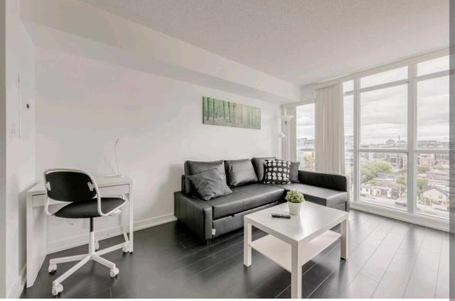 1216 - 15 Iceboat Terr, Condo with 1 bedrooms, 1 bathrooms and 1 parking in Toronto ON | Image 16