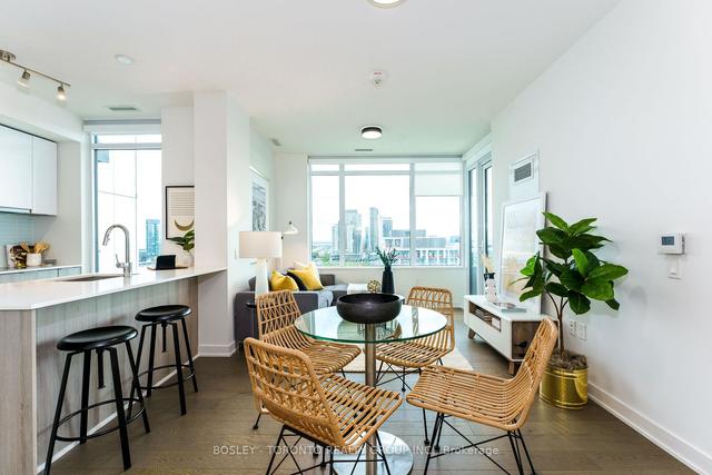 1507 - 27 Bathurst St, Condo with 2 bedrooms, 2 bathrooms and 1 parking in Toronto ON | Image 23