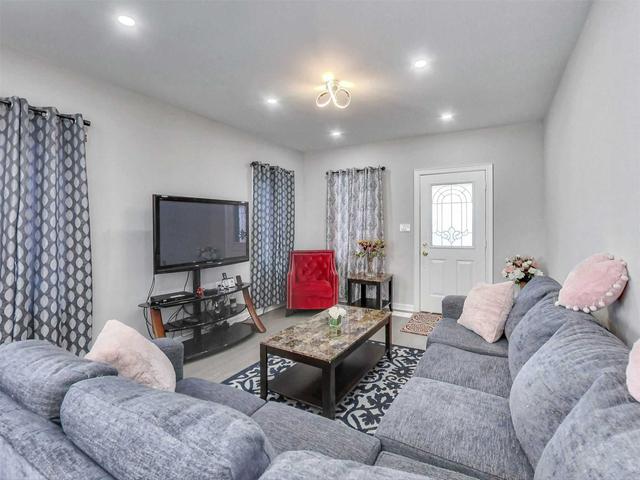 4750 Fifth Ave, House detached with 3 bedrooms, 3 bathrooms and 3 parking in Niagara Falls ON | Image 2