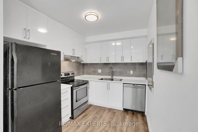 832 - 28 Tandridge Cres, Townhouse with 3 bedrooms, 2 bathrooms and 1 parking in Toronto ON | Image 8
