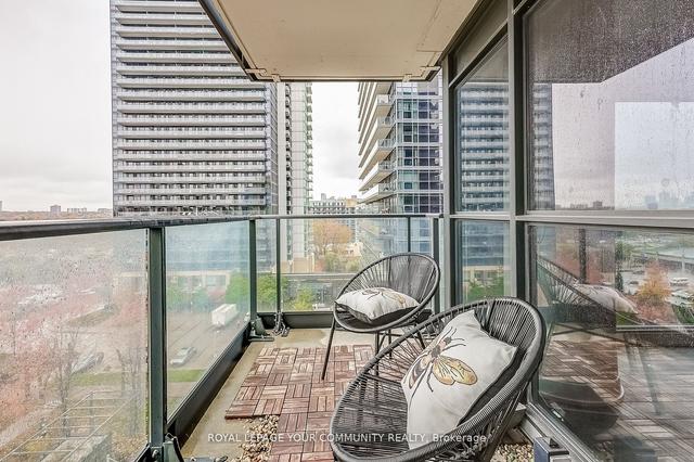 821 - 19 Singer Crt, Condo with 2 bedrooms, 2 bathrooms and 1 parking in Toronto ON | Image 11