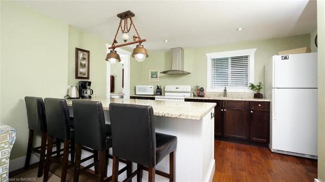 Well appointed Kitchen. | Image 29