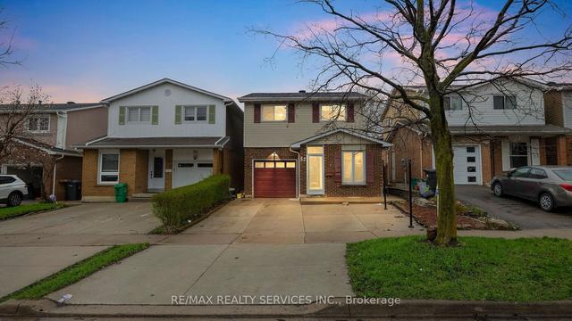 52 Pluto Dr, House detached with 3 bedrooms, 2 bathrooms and 5 parking in Brampton ON | Image 12