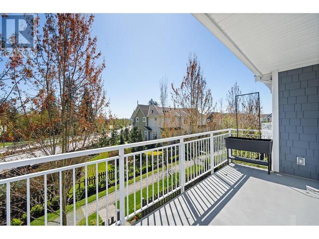 601 - 11295 Pazarena Place, House attached with 3 bedrooms, 3 bathrooms and 2 parking in Maple Ridge BC | Image 17