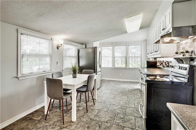 7 Young St, House detached with 3 bedrooms, 1 bathrooms and 0 parking in Brantford ON | Image 5
