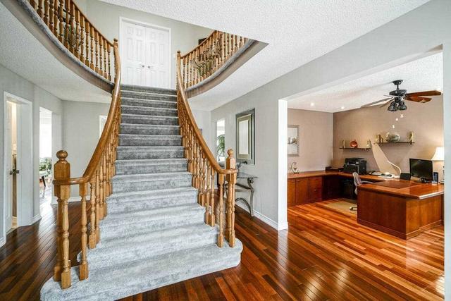 8 Iris Cres, House detached with 4 bedrooms, 3 bathrooms and 6 parking in Brampton ON | Image 36