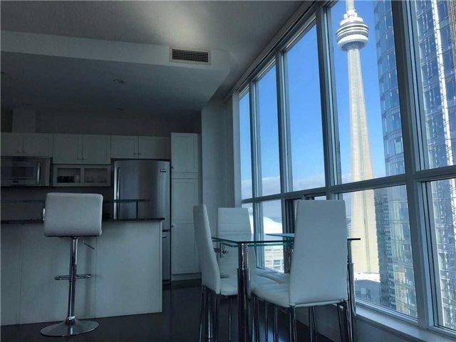 3202 - 8 York St, Condo with 2 bedrooms, 2 bathrooms and 1 parking in Toronto ON | Image 11