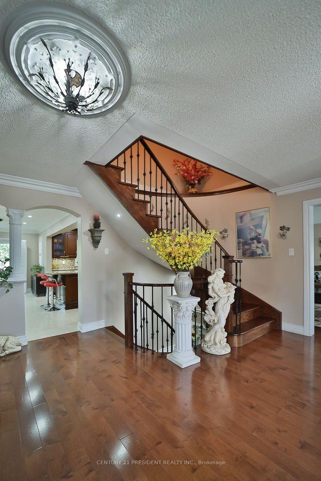 12 Lafleur Crt, House detached with 4 bedrooms, 5 bathrooms and 6 parking in Brampton ON | Image 36