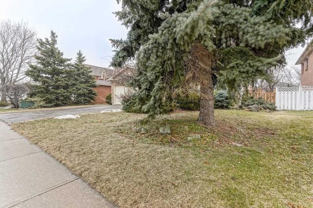 1821 Pilgrims Way, House detached with 4 bedrooms, 5 bathrooms and 4 parking in Oakville ON | Image 23