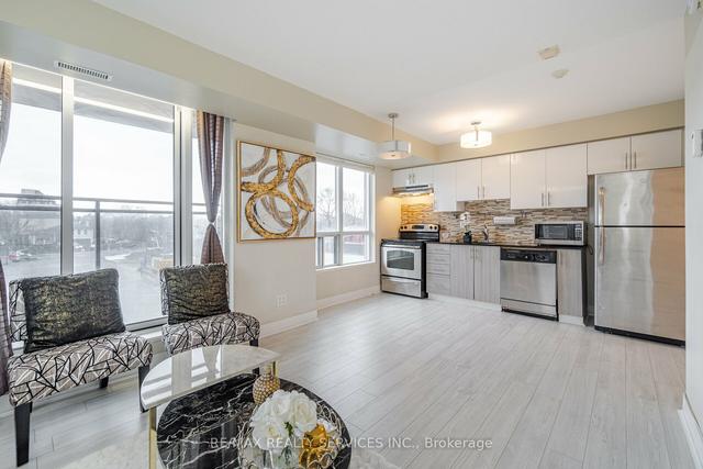 202 - 801 Sheppard Ave W, Condo with 2 bedrooms, 1 bathrooms and 1 parking in Toronto ON | Image 4