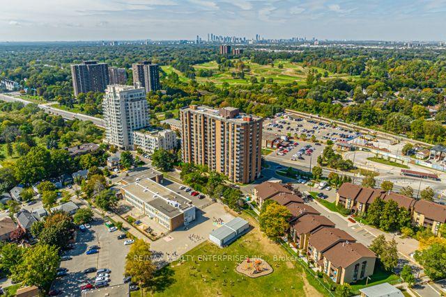 911 - 3845 Lake Shore Blvd, Condo with 3 bedrooms, 2 bathrooms and 2 parking in Toronto ON | Image 21
