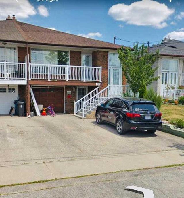 162 Ardwick Blvd, House semidetached with 3 bedrooms, 3 bathrooms and 3 parking in Toronto ON | Image 1