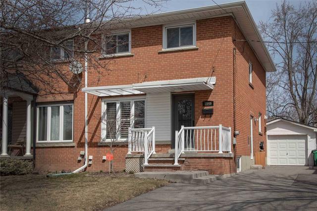3549 Queenston Dr, House semidetached with 3 bedrooms, 2 bathrooms and 5 parking in Mississauga ON | Image 1