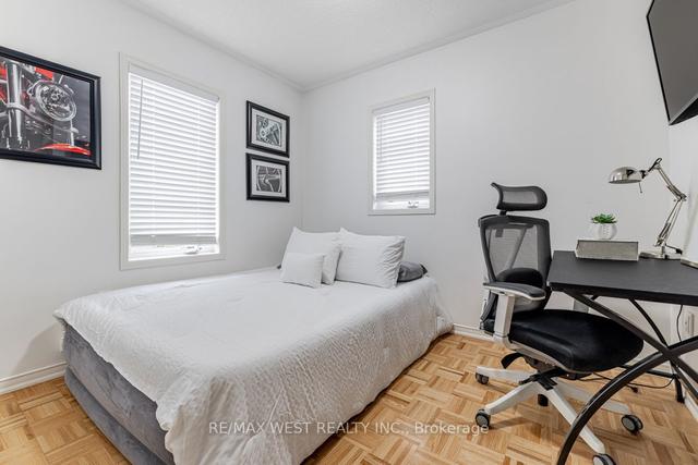 th18 - 375 Cook Rd, Townhouse with 3 bedrooms, 2 bathrooms and 3 parking in Toronto ON | Image 17