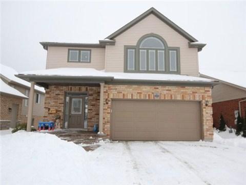 8680 Westport Dr, House detached with 3 bedrooms, 4 bathrooms and 4 parking in Niagara Falls ON | Image 2