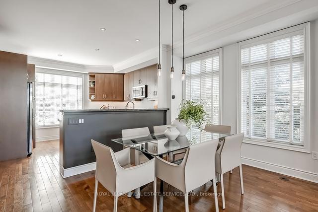 1 - 270 Van Dusen Blvd, House attached with 3 bedrooms, 4 bathrooms and 2 parking in Toronto ON | Image 2