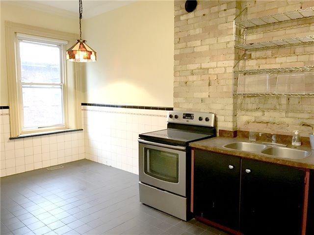 Upper - 244 Queen St E, Condo with 3 bedrooms, 1 bathrooms and null parking in Toronto ON | Image 7