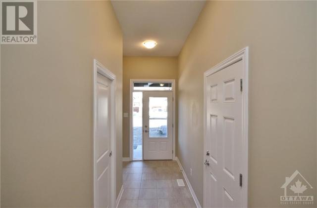 15 Rookie Crescent, Townhouse with 3 bedrooms, 3 bathrooms and 2 parking in Ottawa ON | Image 2