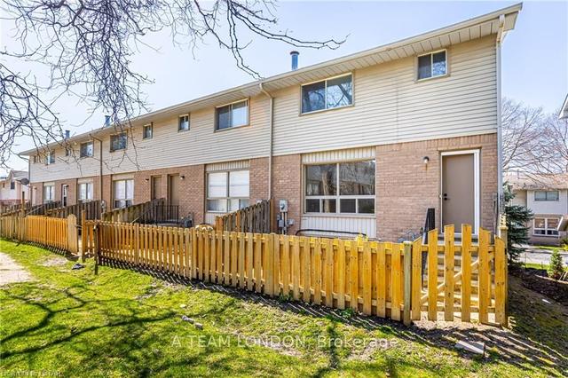 75 - 35 Waterman Ave, Townhouse with 3 bedrooms, 2 bathrooms and 2 parking in London ON | Image 26