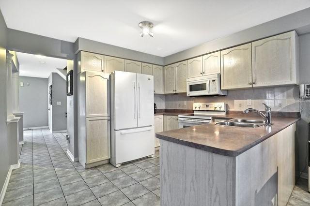 3307 Laburnum Cres, House detached with 4 bedrooms, 3 bathrooms and 2 parking in Mississauga ON | Image 7