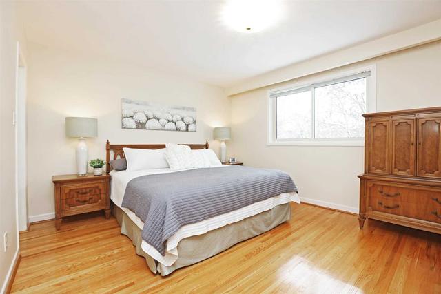 104 Grantbrook St, House detached with 4 bedrooms, 3 bathrooms and 4 parking in Toronto ON | Image 5